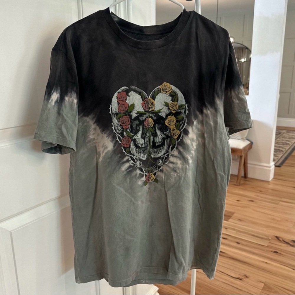 All Saints - Black and Gray tie-dye Skull Tee size - small   Pre-owned good cond